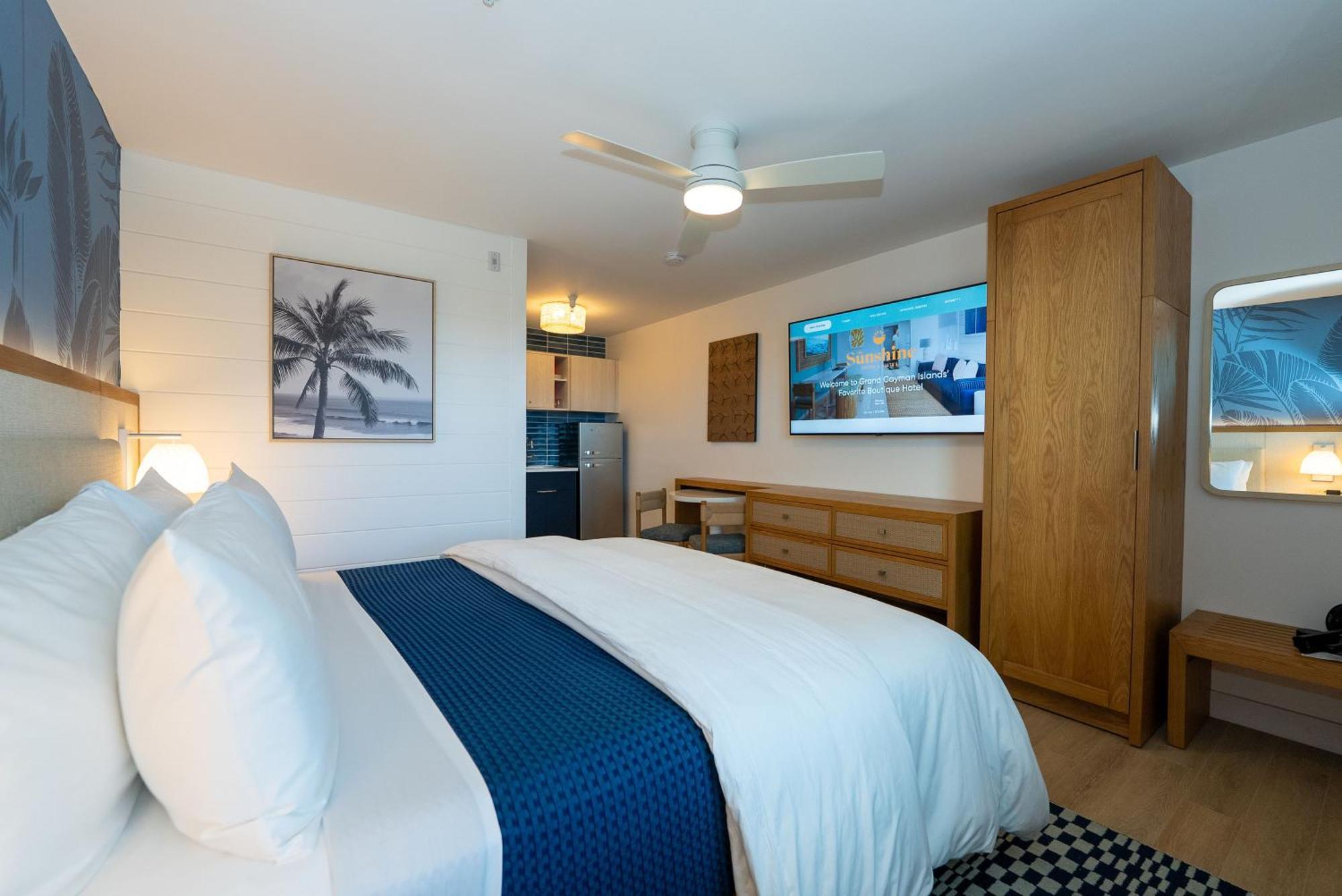 Sunshine Hotel West Bay